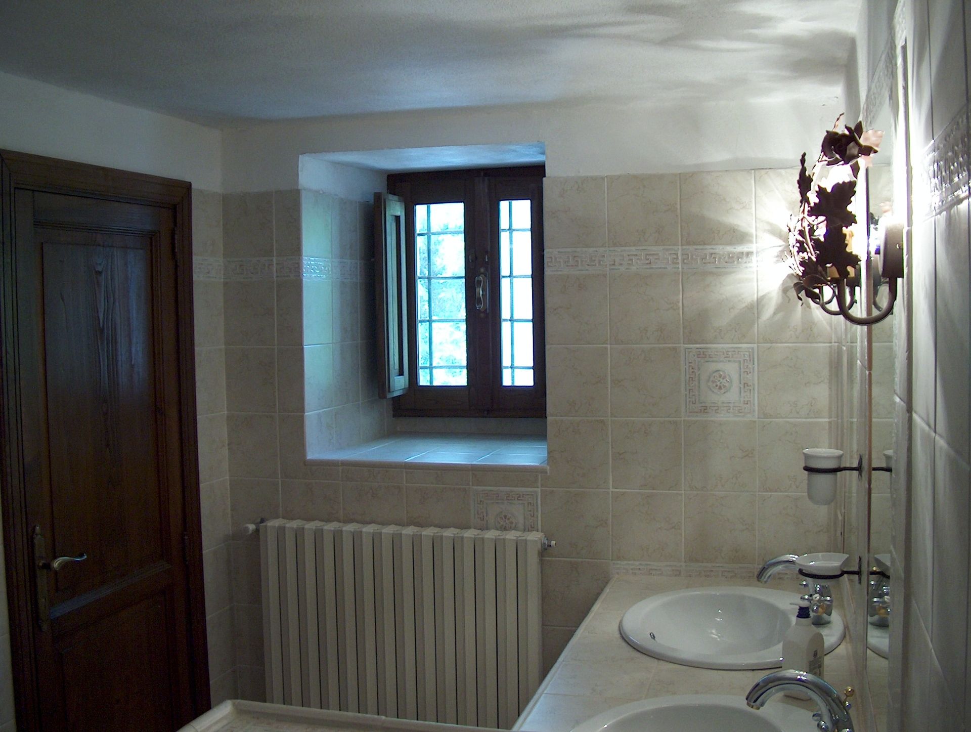Villa Sant'Agnese, first bathroom